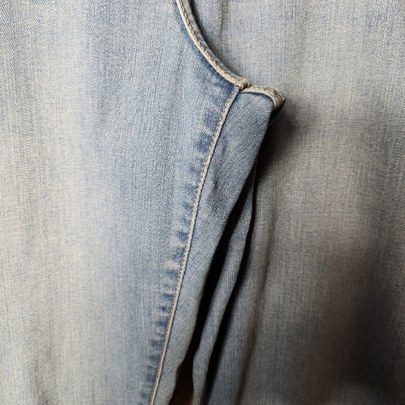 Levi's Womens 414 Relaxed Straight Light Wash Jeans-Size 31 - Picture 4 of 8